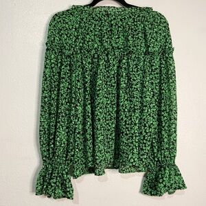 Who What Wear Romantic Green Floral Long Sleeved Blouse. Sz S